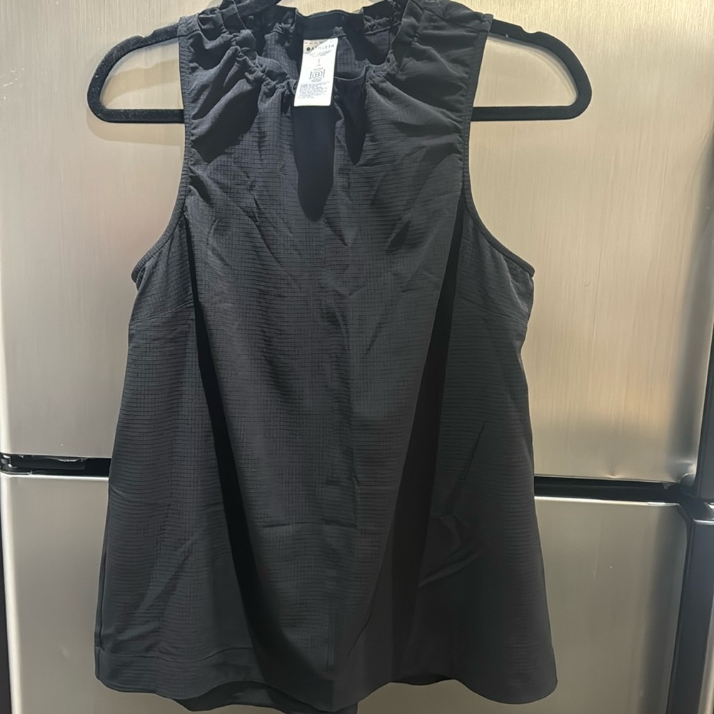 Athleta sleeveless stretchy top - size s